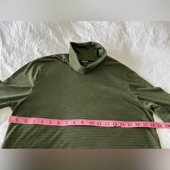 Patagonia | Women’s SZ Small Mainstay Turtleneck | Green Stripe Lightweight - Picture 5 of 9